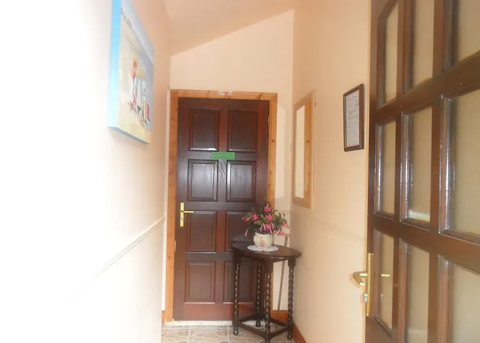 Bed & Breakfast Glen House Only 4*