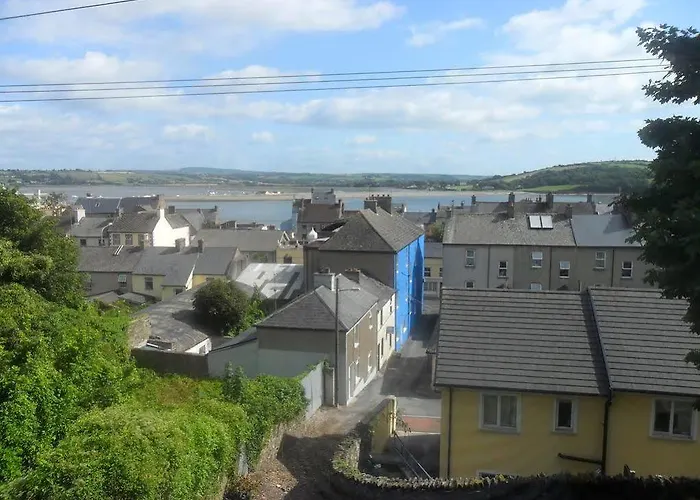 Glen House Only Bed & Breakfast 4*